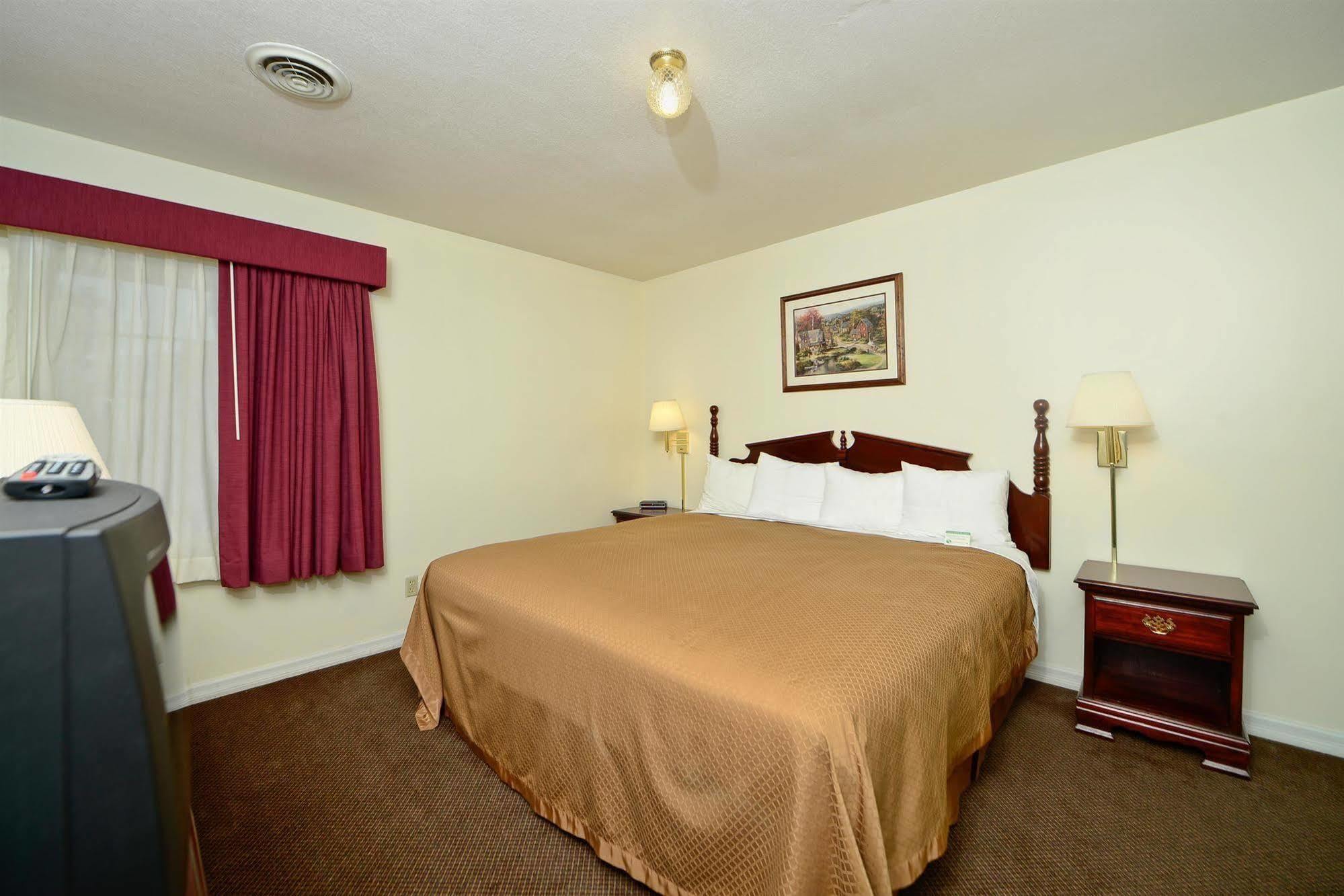 Days Inn And Suites By Wyndham Sikeston Room photo