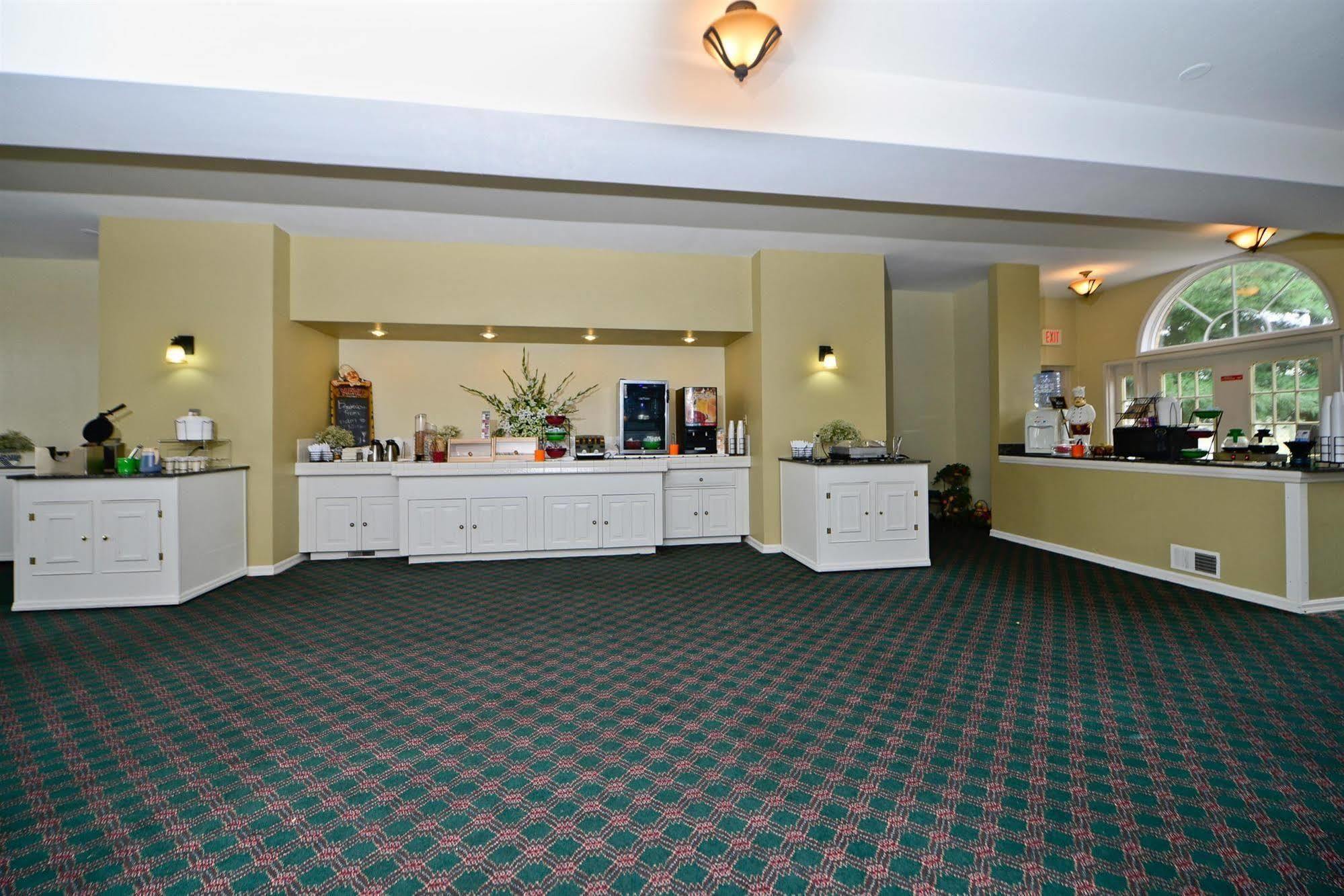 Days Inn And Suites By Wyndham Sikeston Restaurant photo